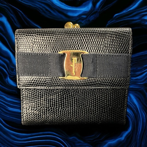 Ferragamo Dark Navy Lizard Print Kisslock Trifold Wallet W/Box & Dust Bag A208 - Picture 3 of 11